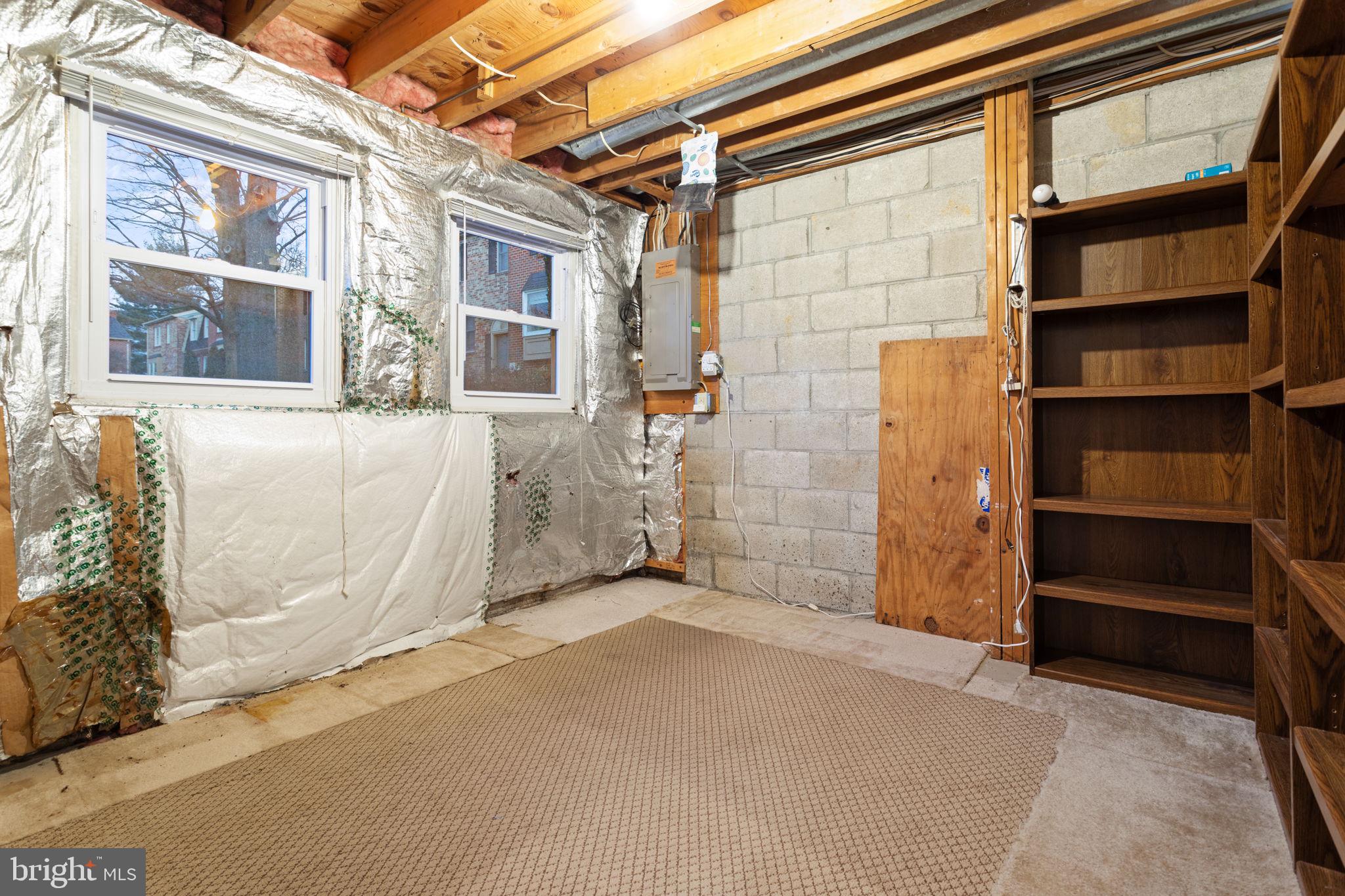 117 ADAMS CT