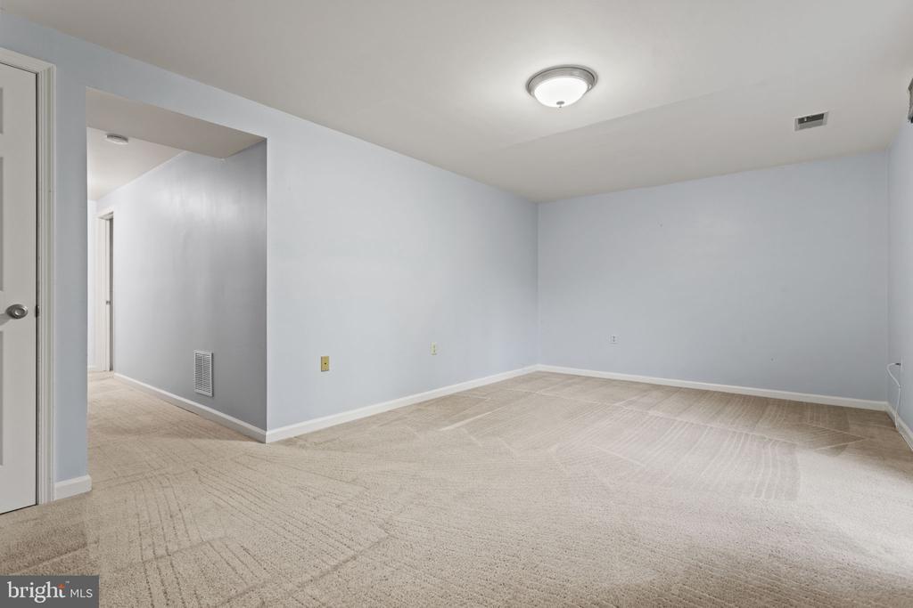 117 ADAMS CT
