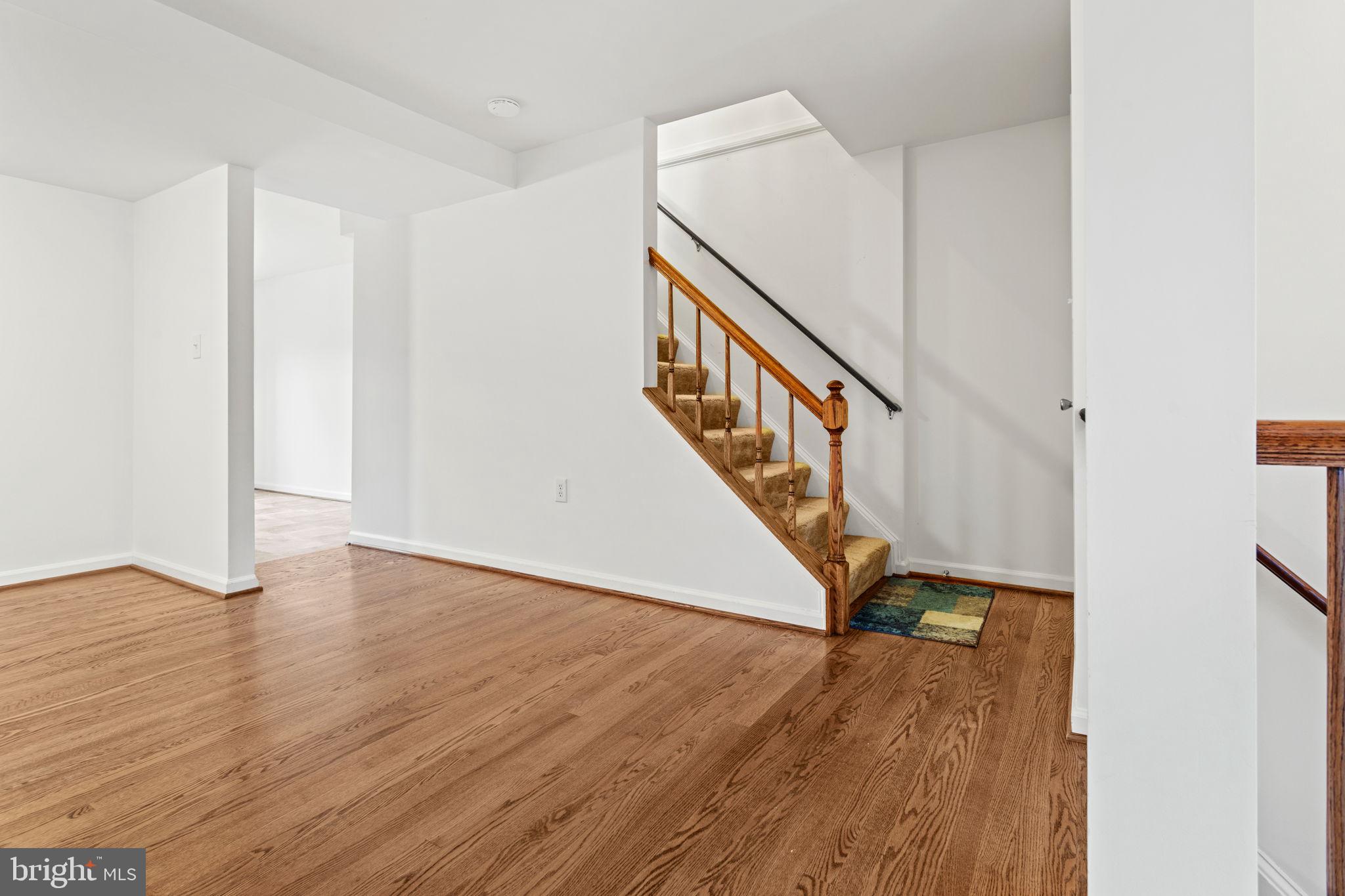 117 ADAMS CT