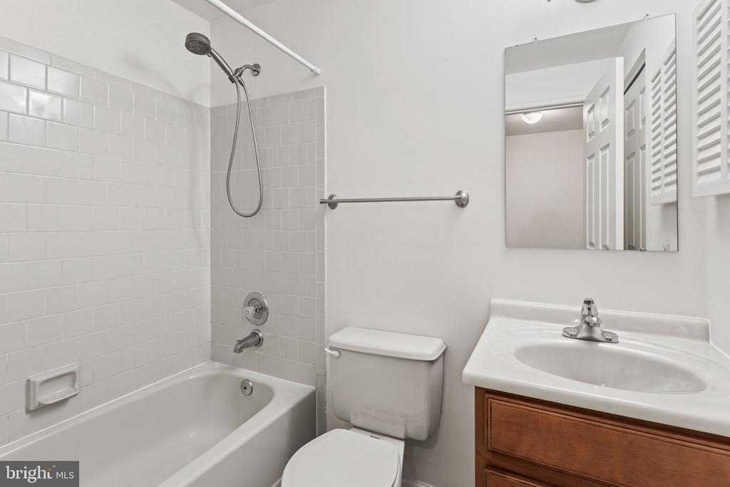 117 ADAMS CT