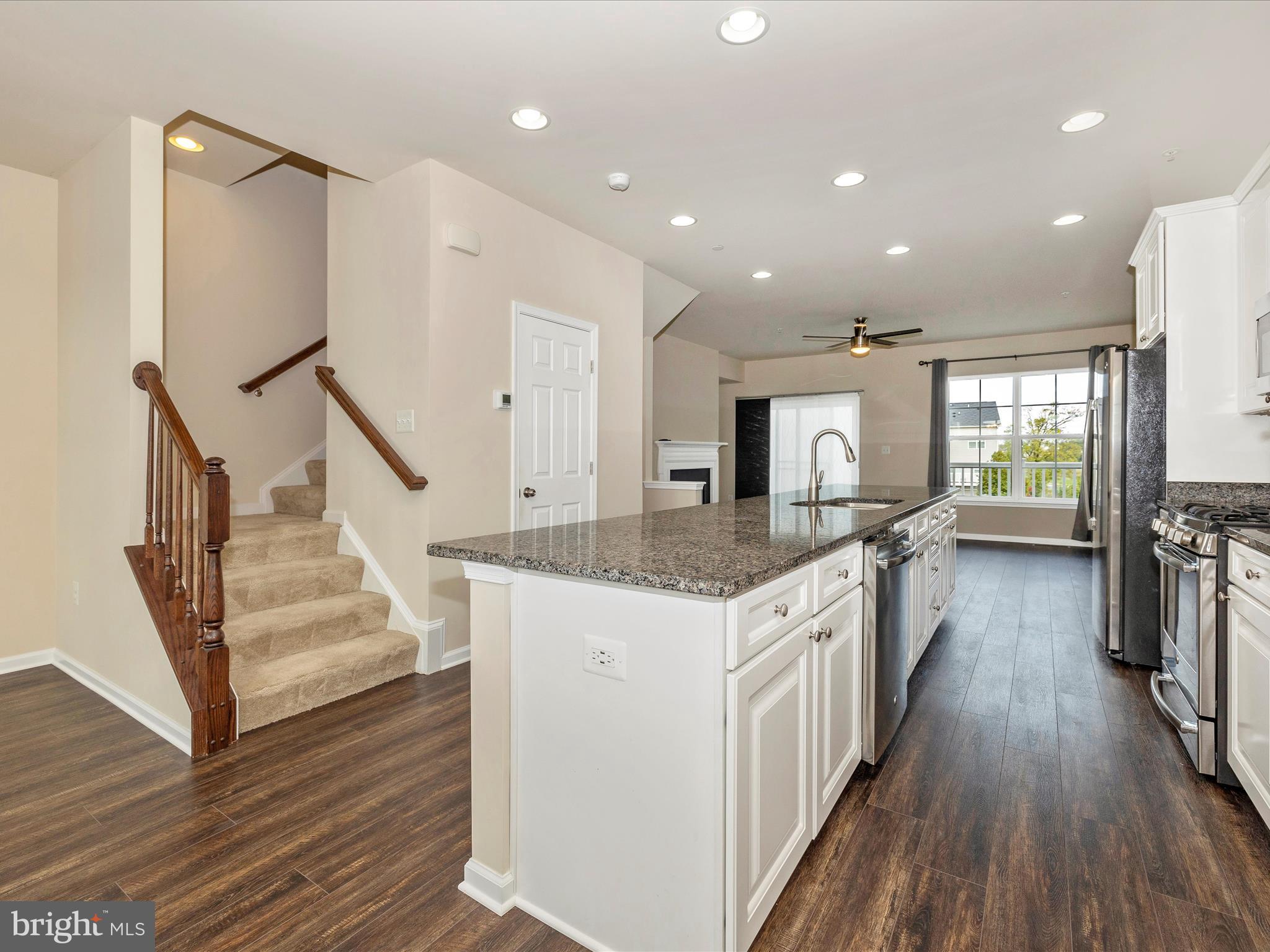 5905 LEBEN DR