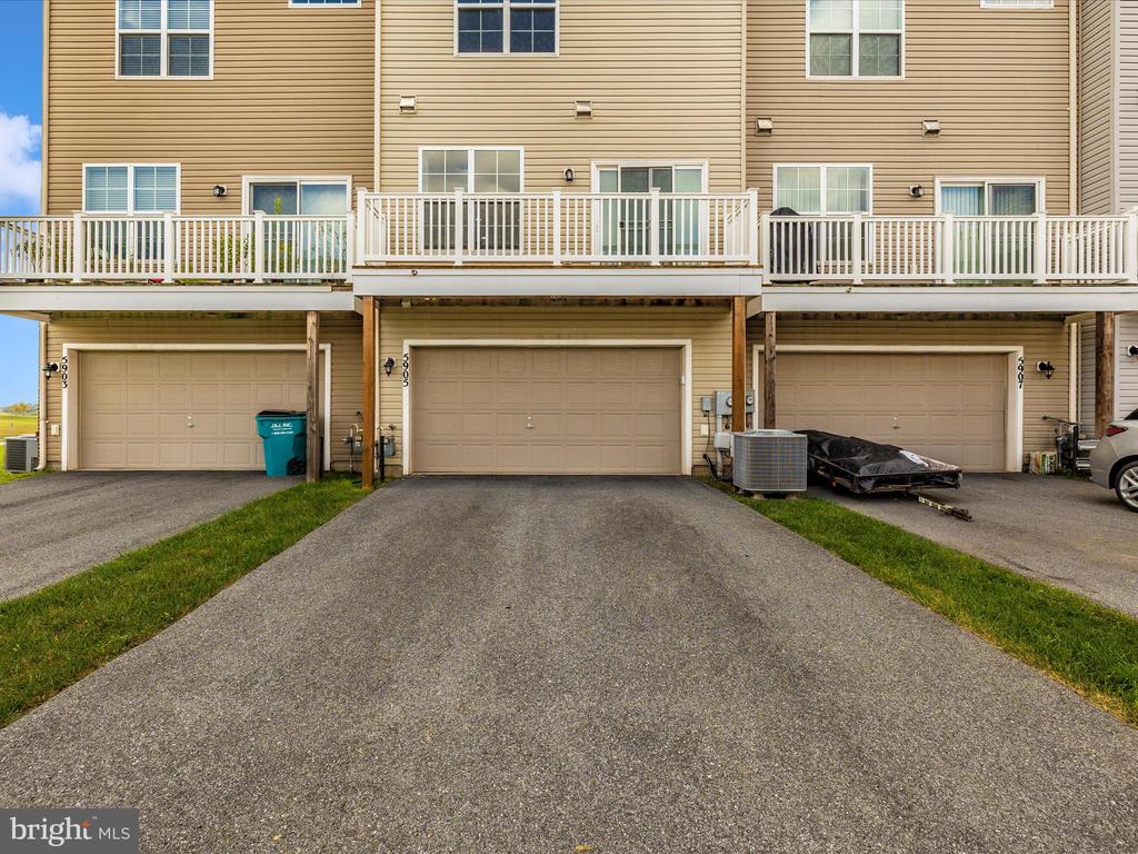 5905 LEBEN DR