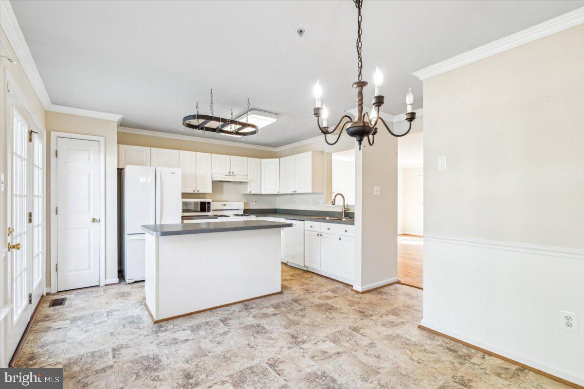 2011 ROSECRANS CT