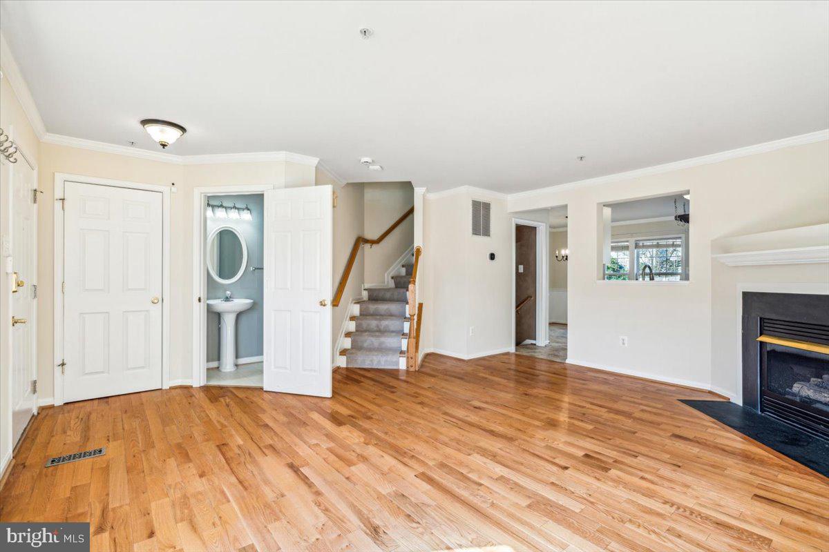 2011 ROSECRANS CT