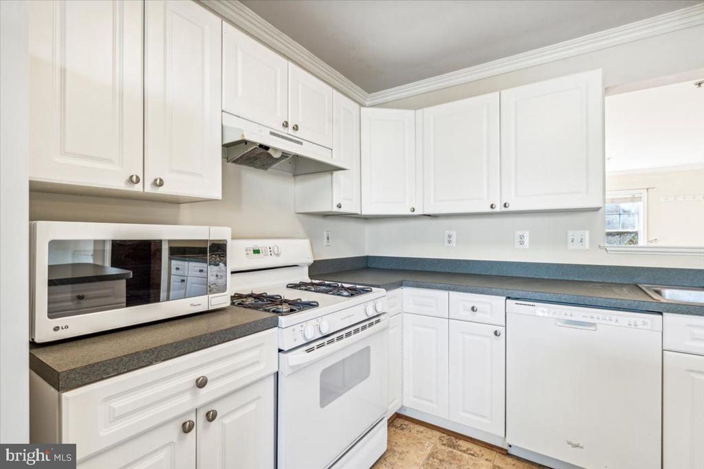 2011 ROSECRANS CT