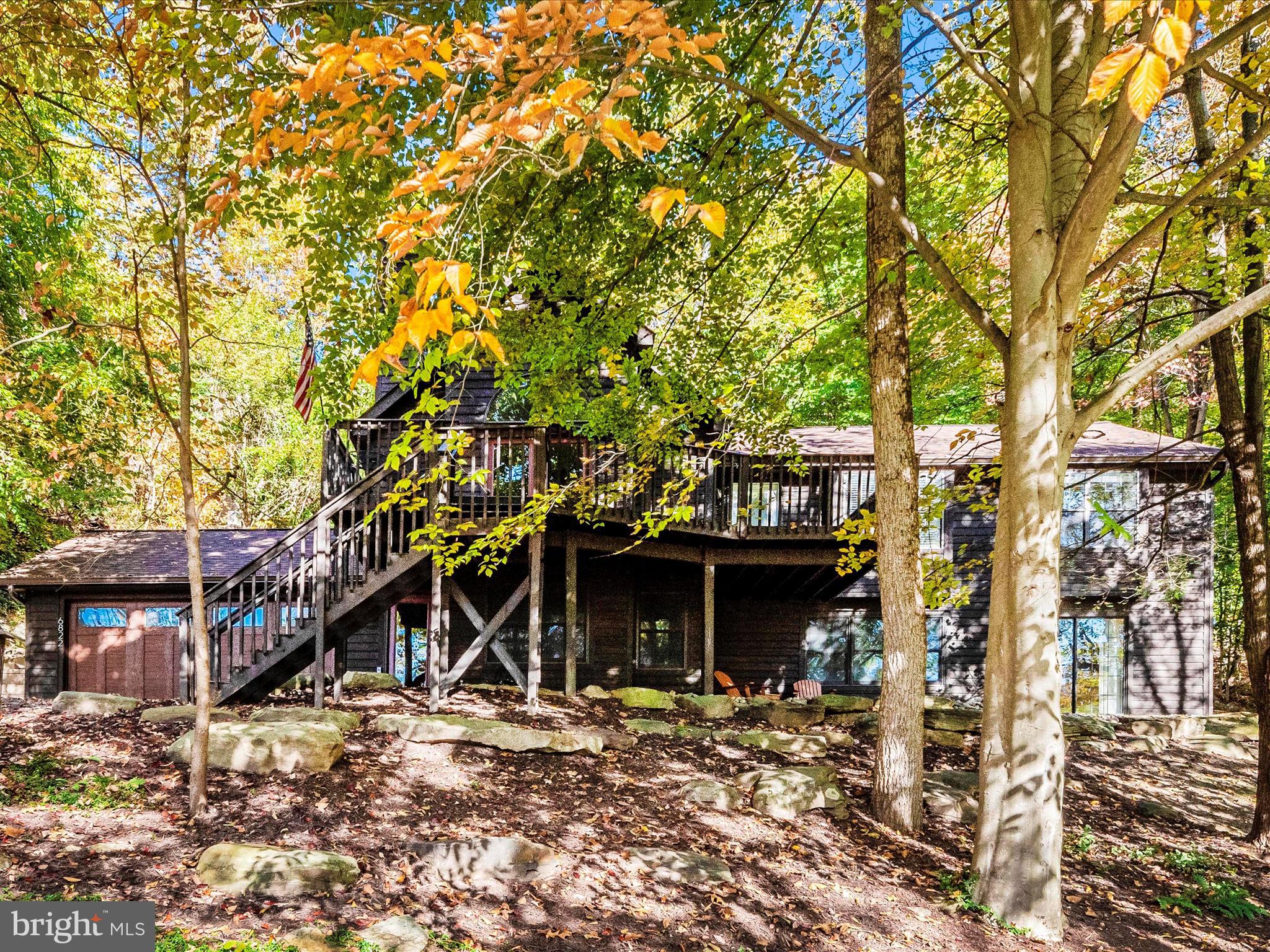 6822 Balmoral Overlook