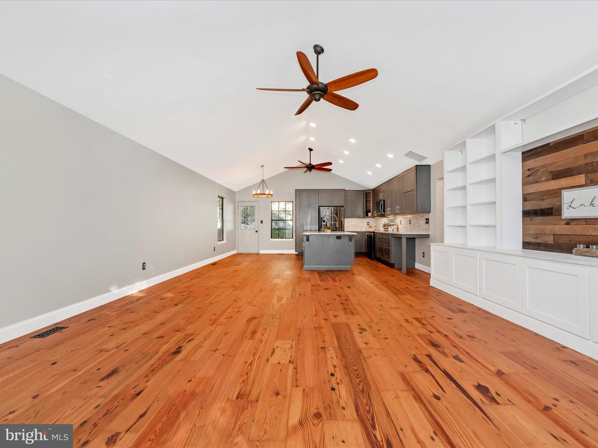 6822 Balmoral Overlook