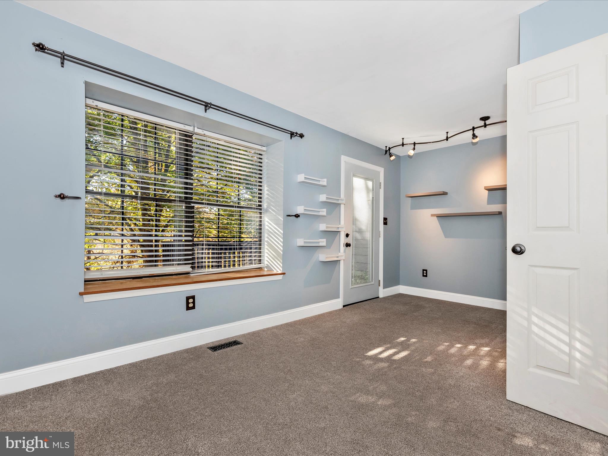 6822 Balmoral Overlook