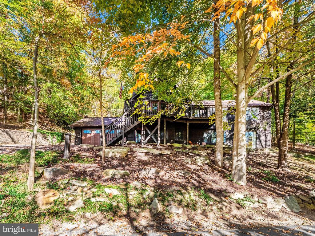 6822 Balmoral Overlook