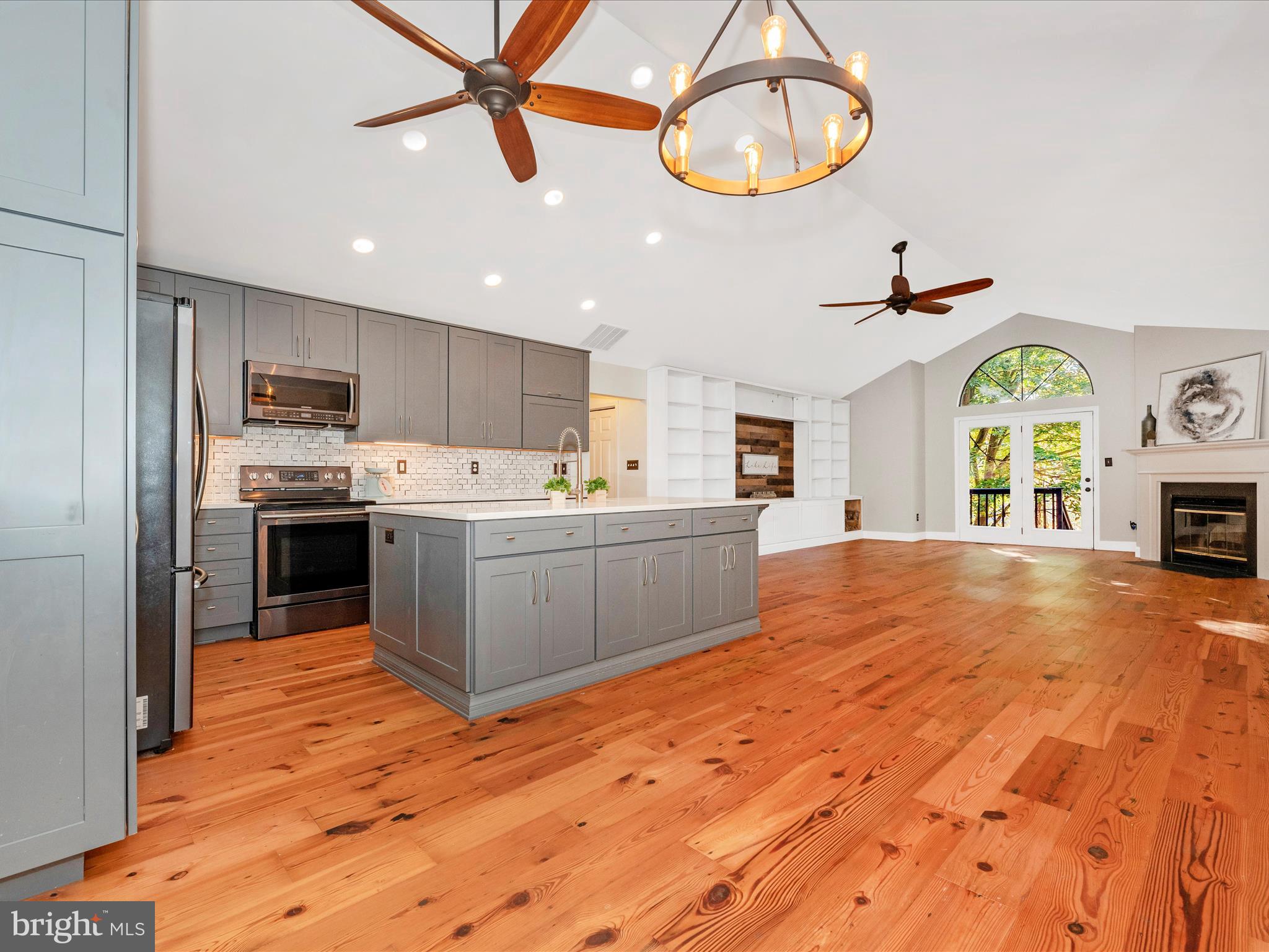 6822 Balmoral Overlook