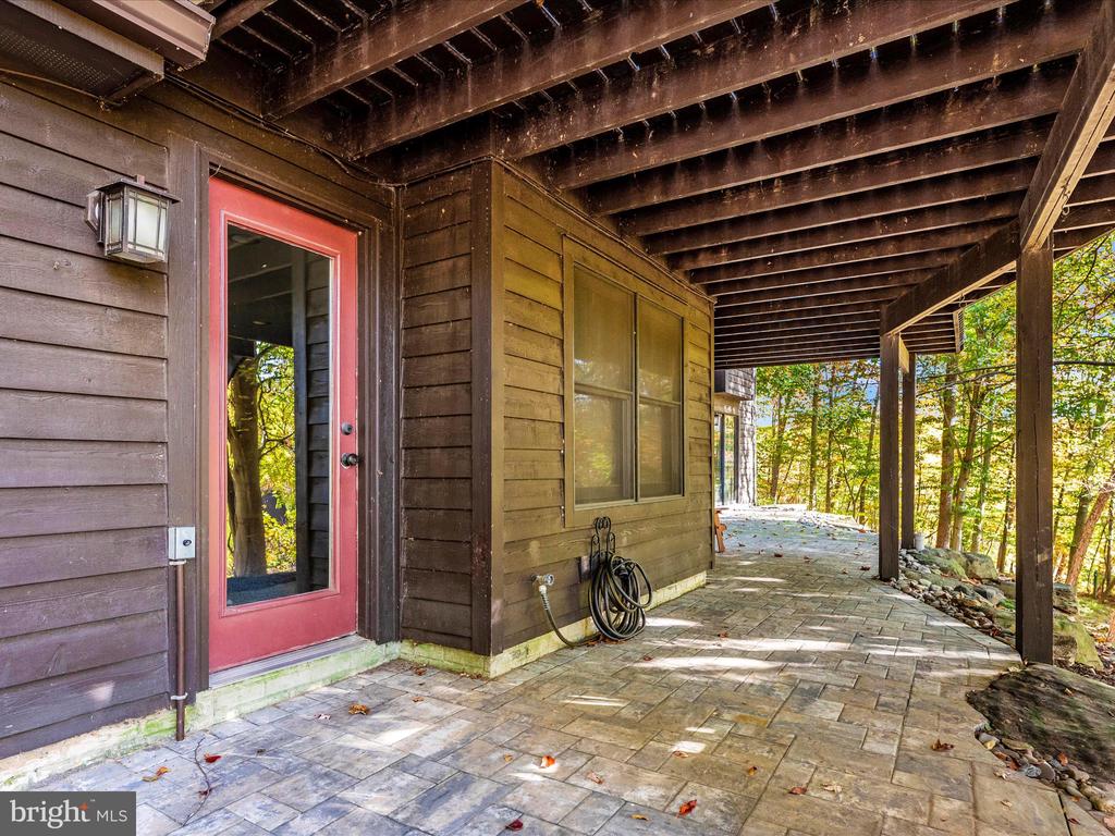 6822 Balmoral Overlook