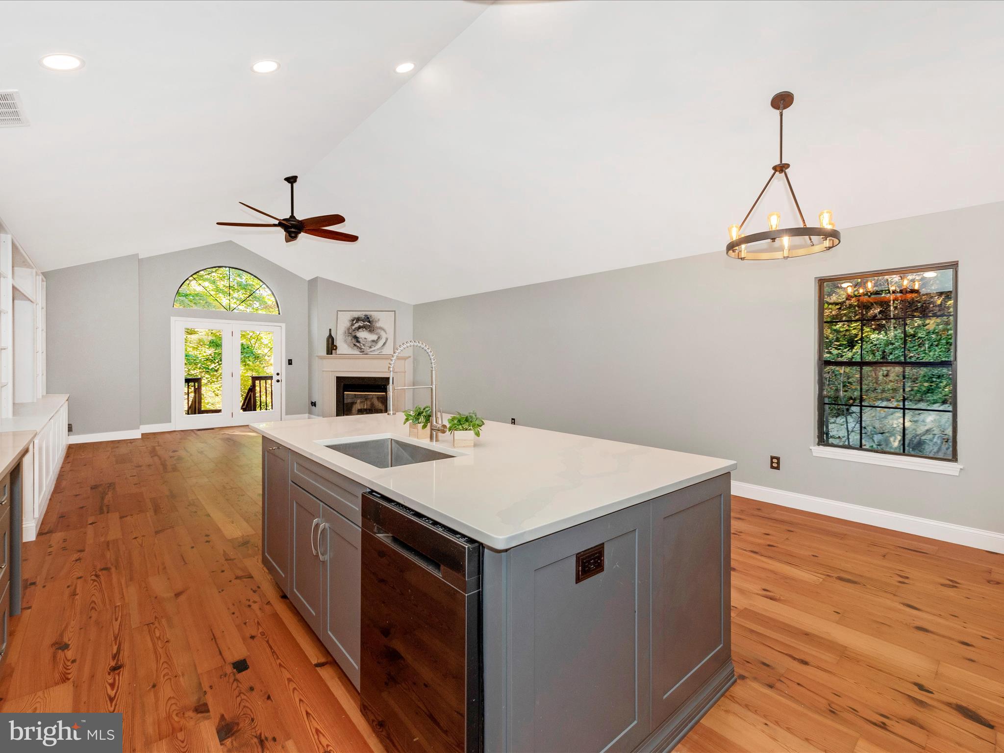 6822 Balmoral Overlook