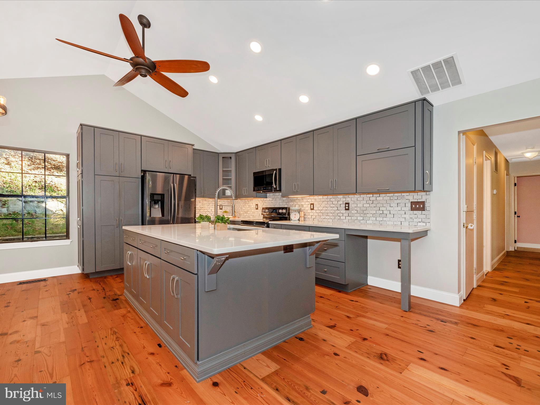 6822 Balmoral Overlook
