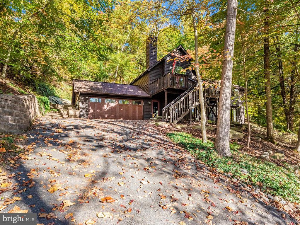 6822 Balmoral Overlook