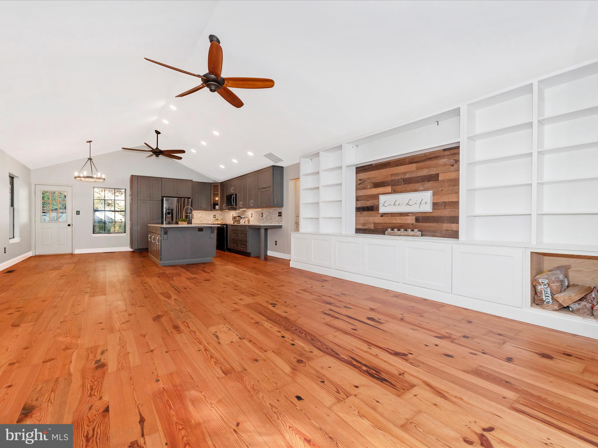 6822 Balmoral Overlook