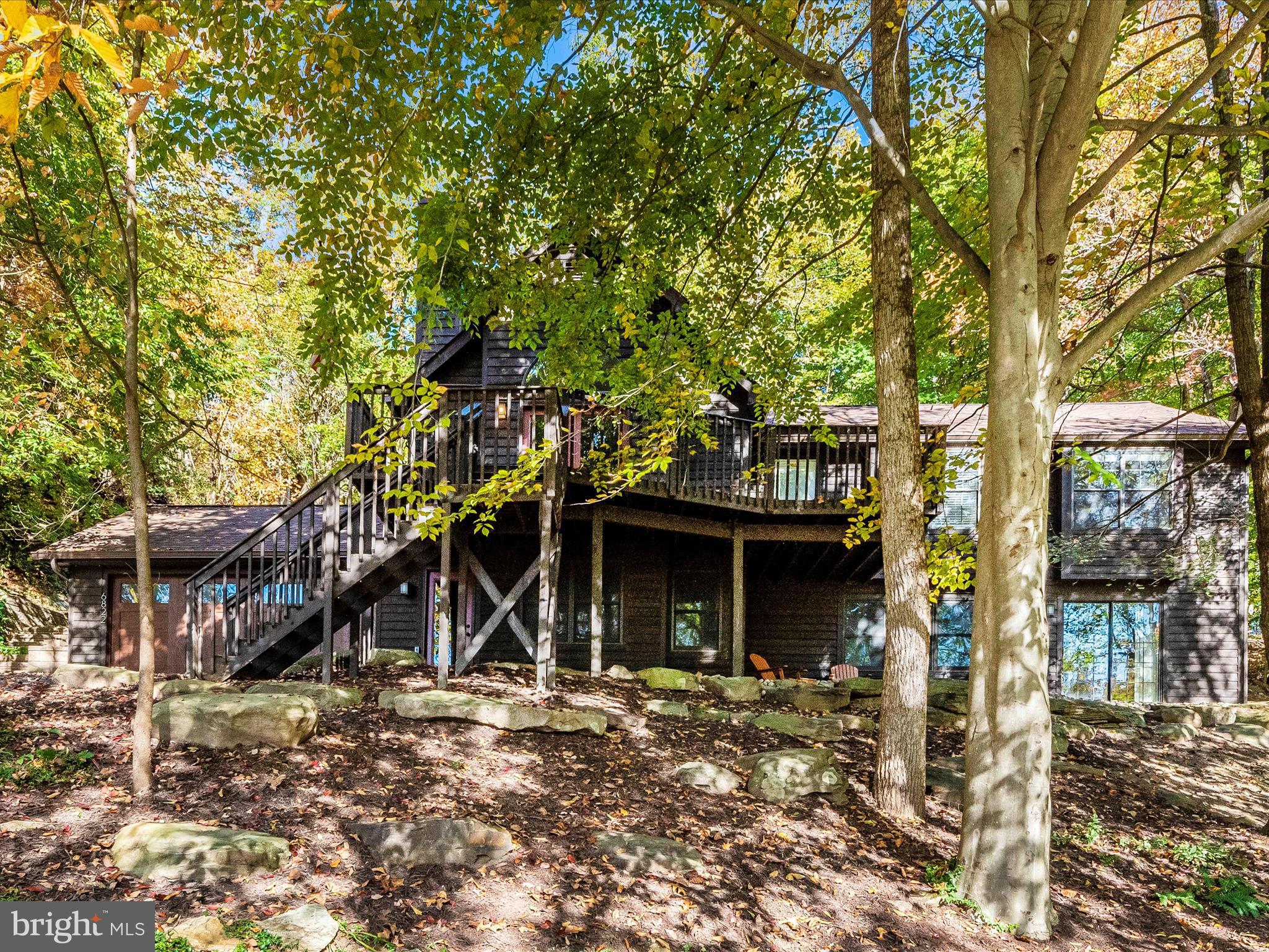 6822 Balmoral Overlook