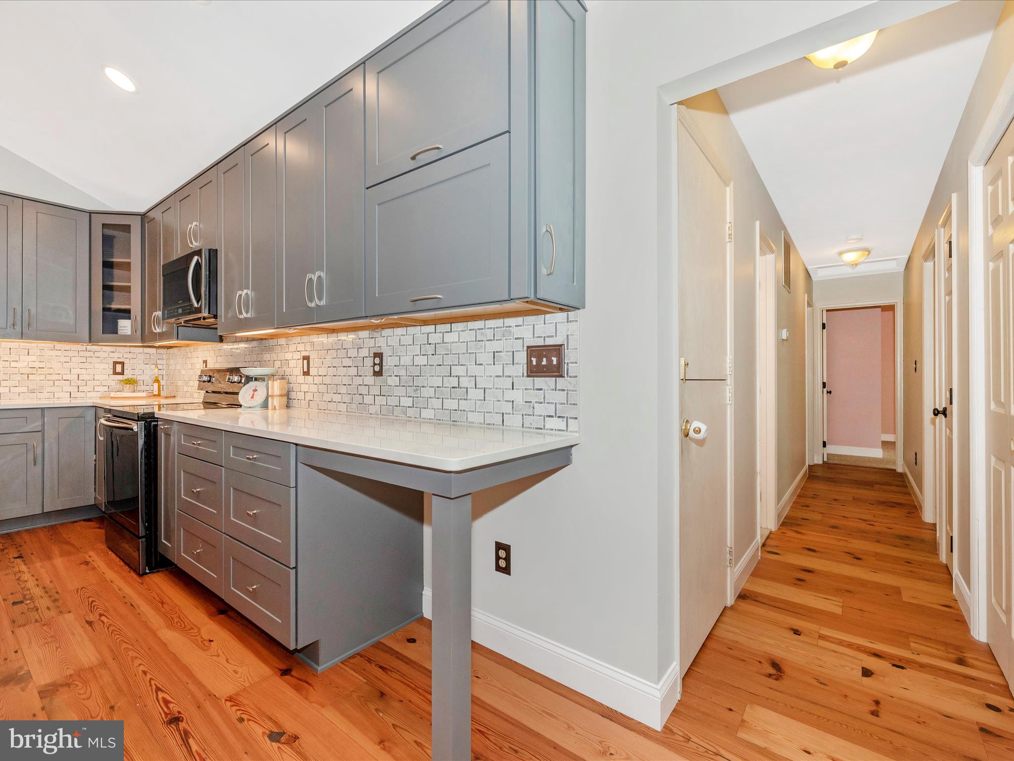 6822 Balmoral Overlook