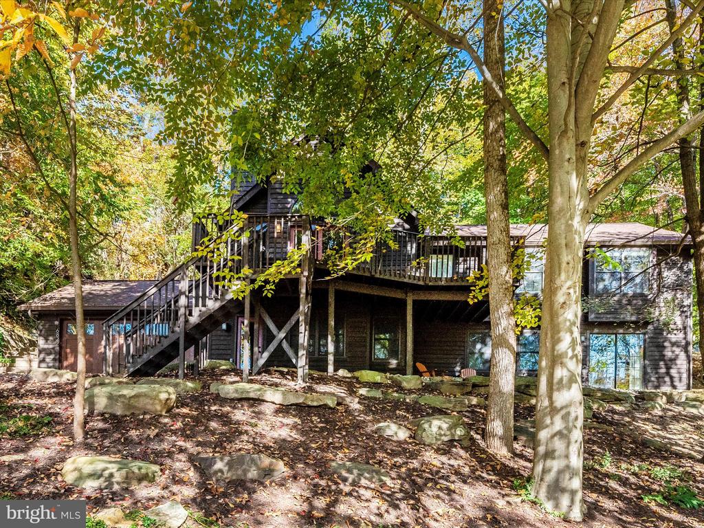 6822 Balmoral Overlook