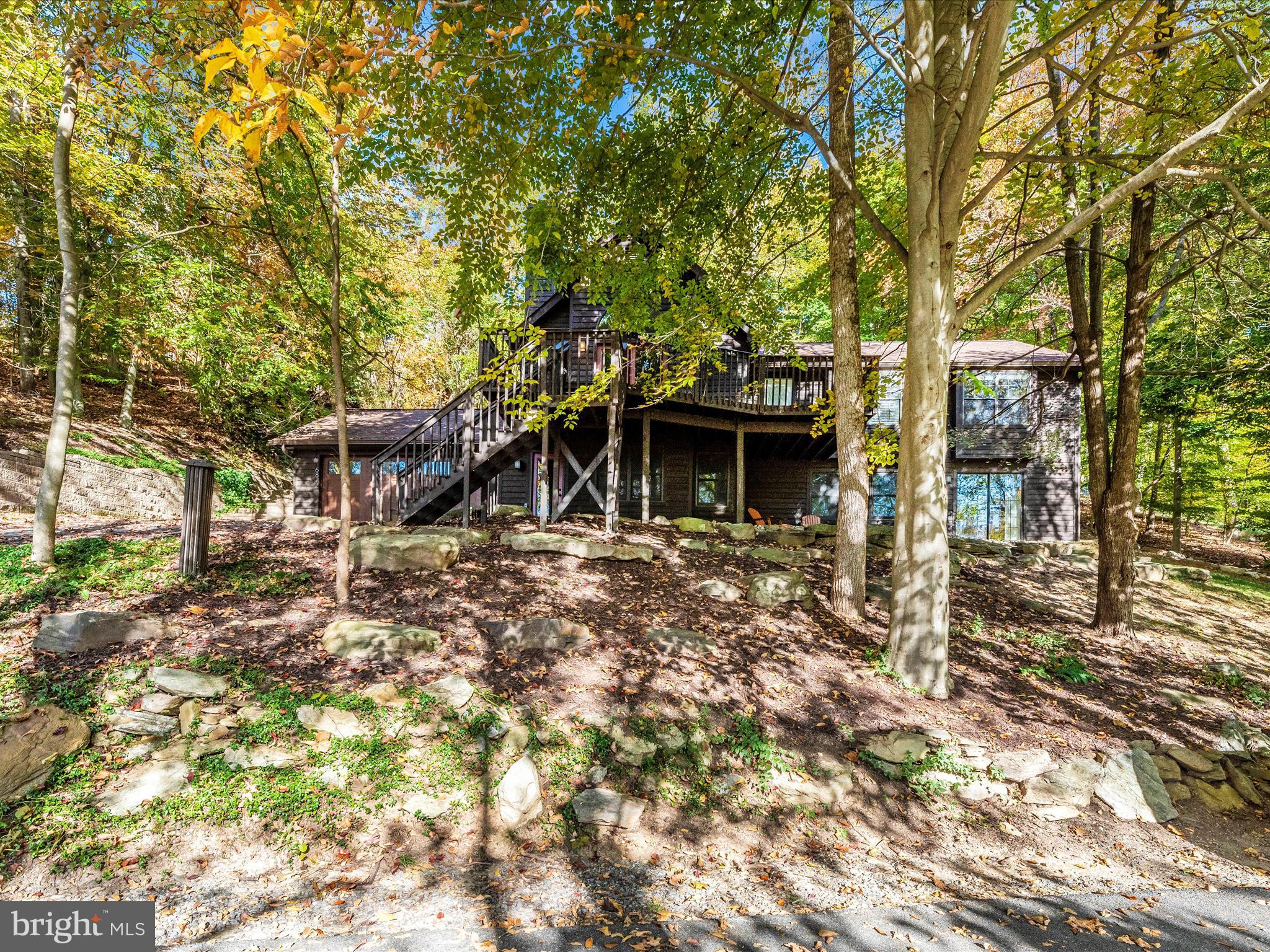 6822 Balmoral Overlook