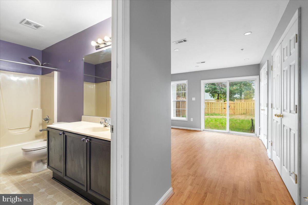 1943 CROSSING STONE CT