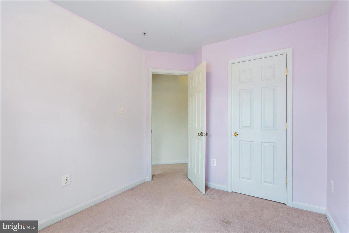 1943 CROSSING STONE CT
