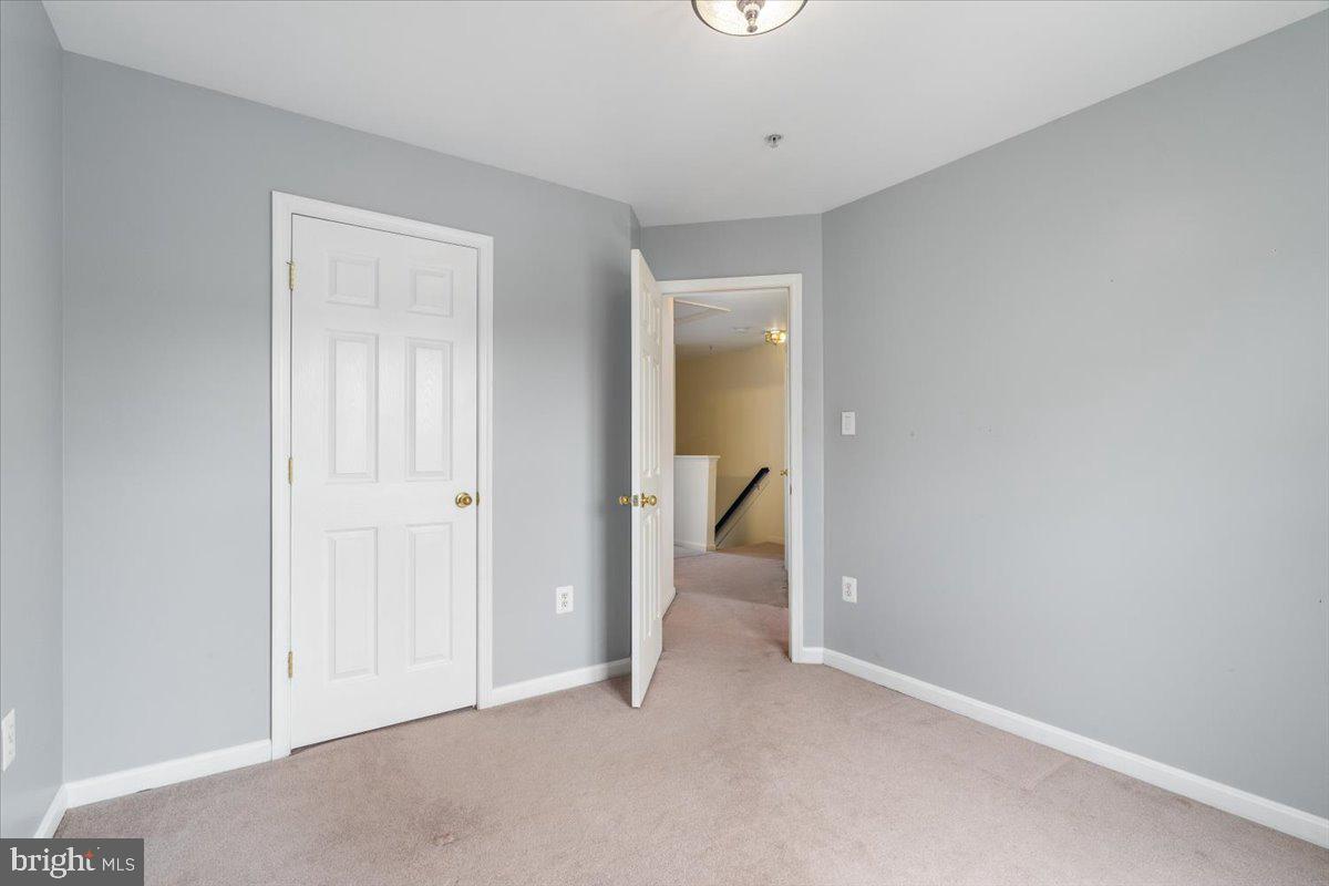 1943 CROSSING STONE CT
