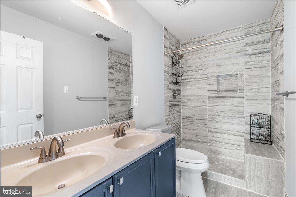 1943 CROSSING STONE CT