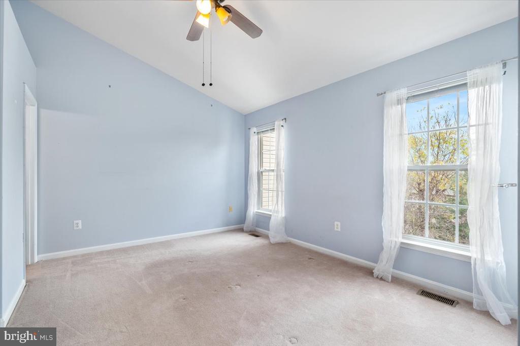 1943 CROSSING STONE CT