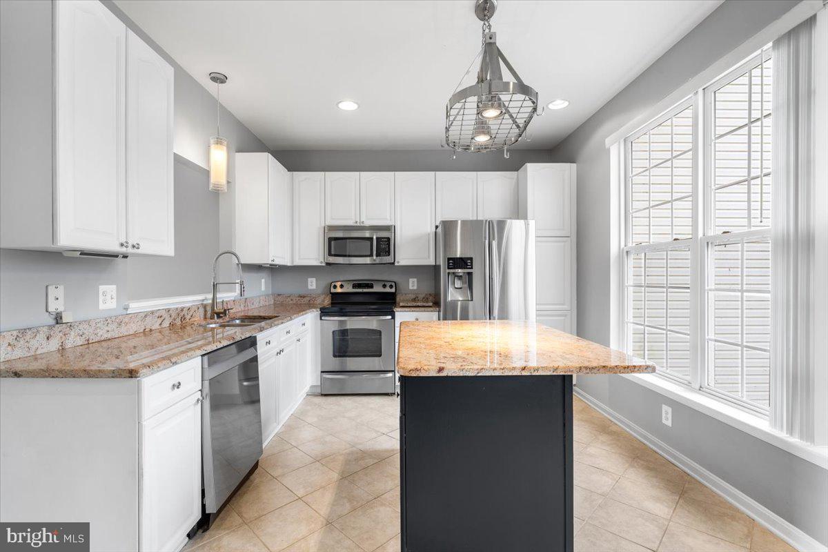 1943 CROSSING STONE CT