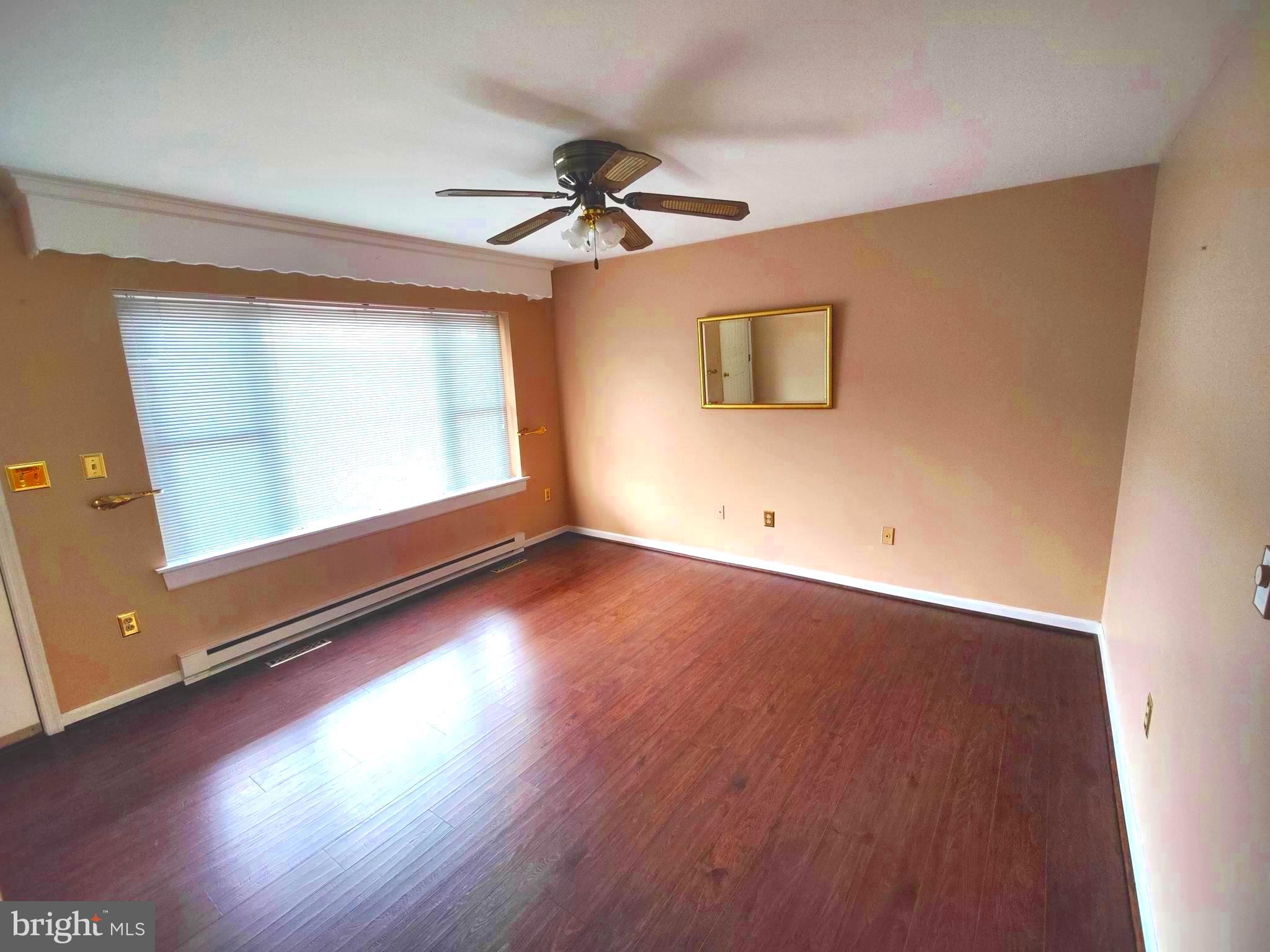 4 S Altamont Ave