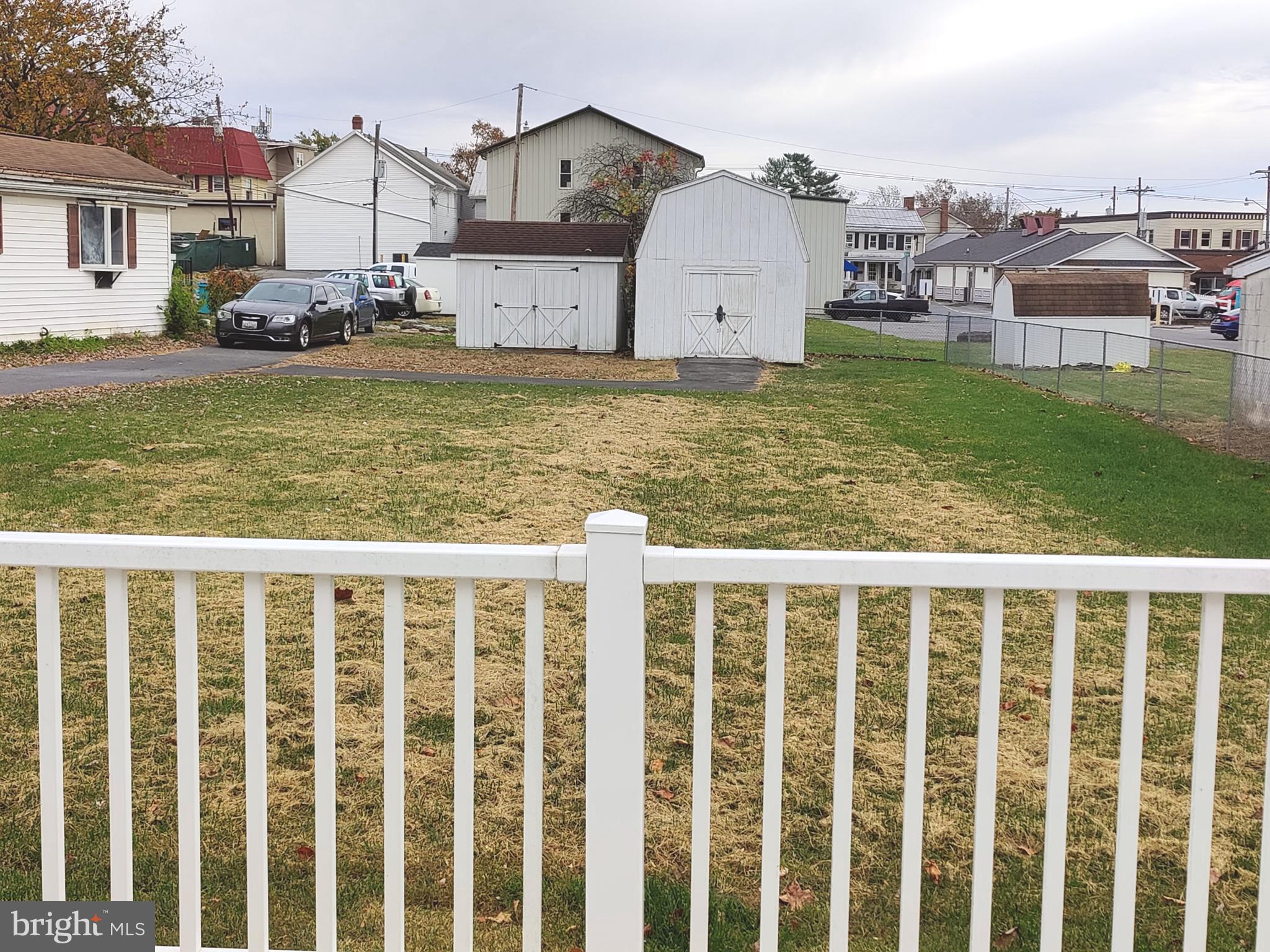 4 S Altamont Ave