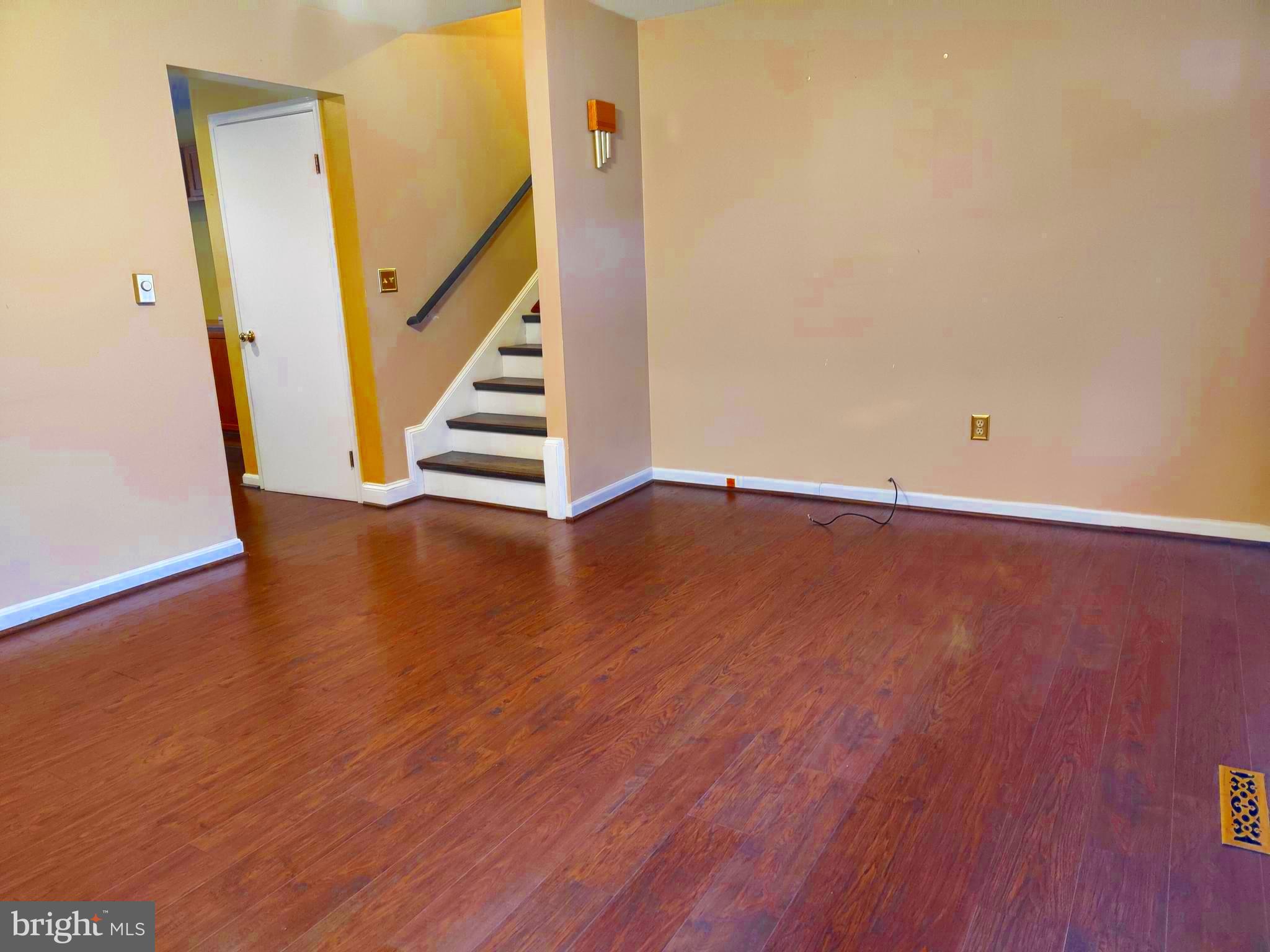 4 S Altamont Ave