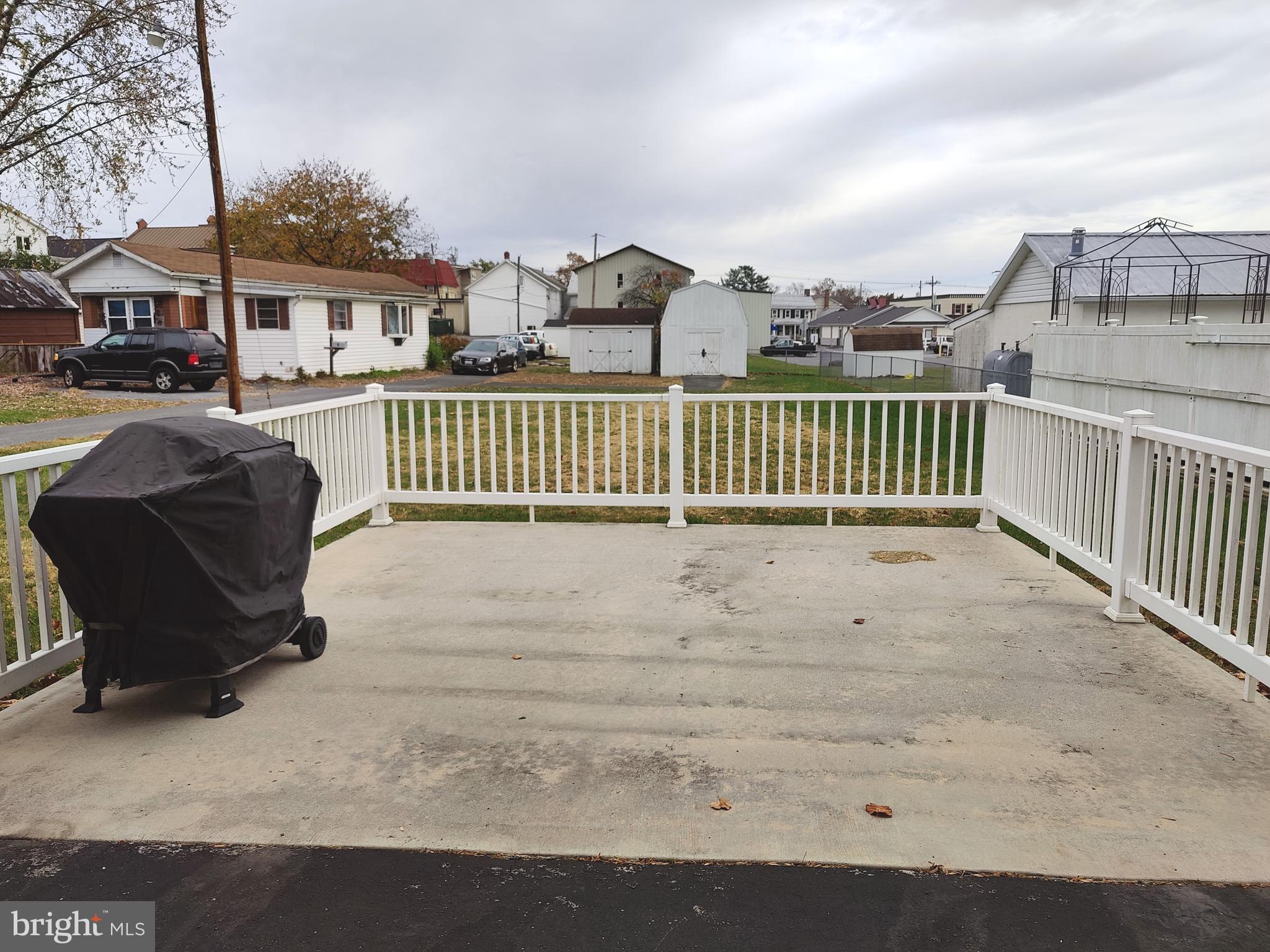 4 S Altamont Ave