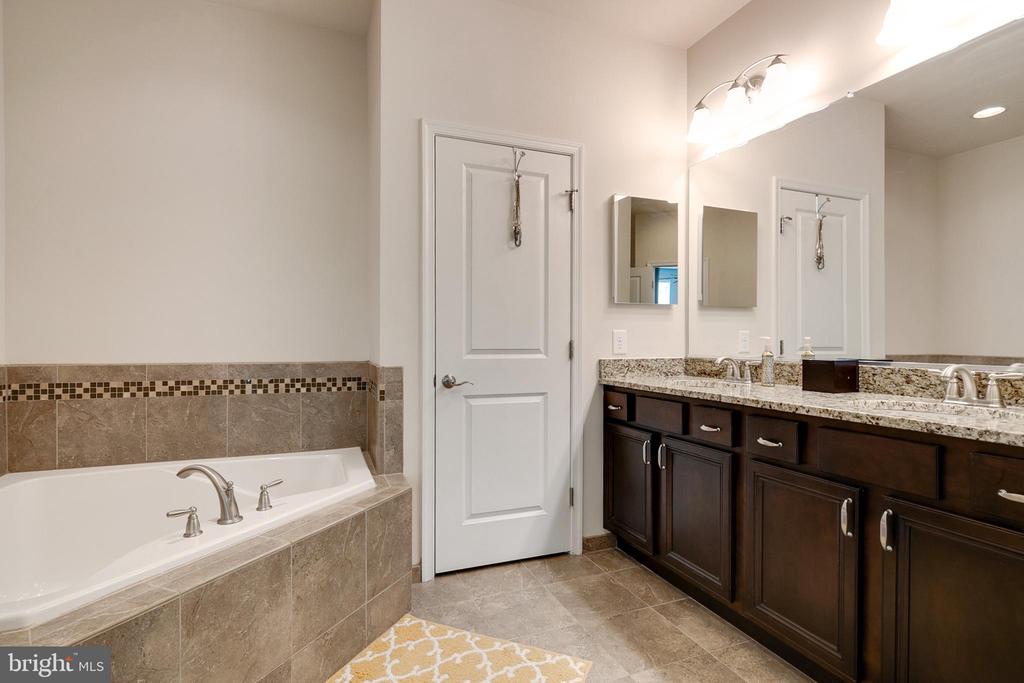 6955 COUNTRY CLUB TER
