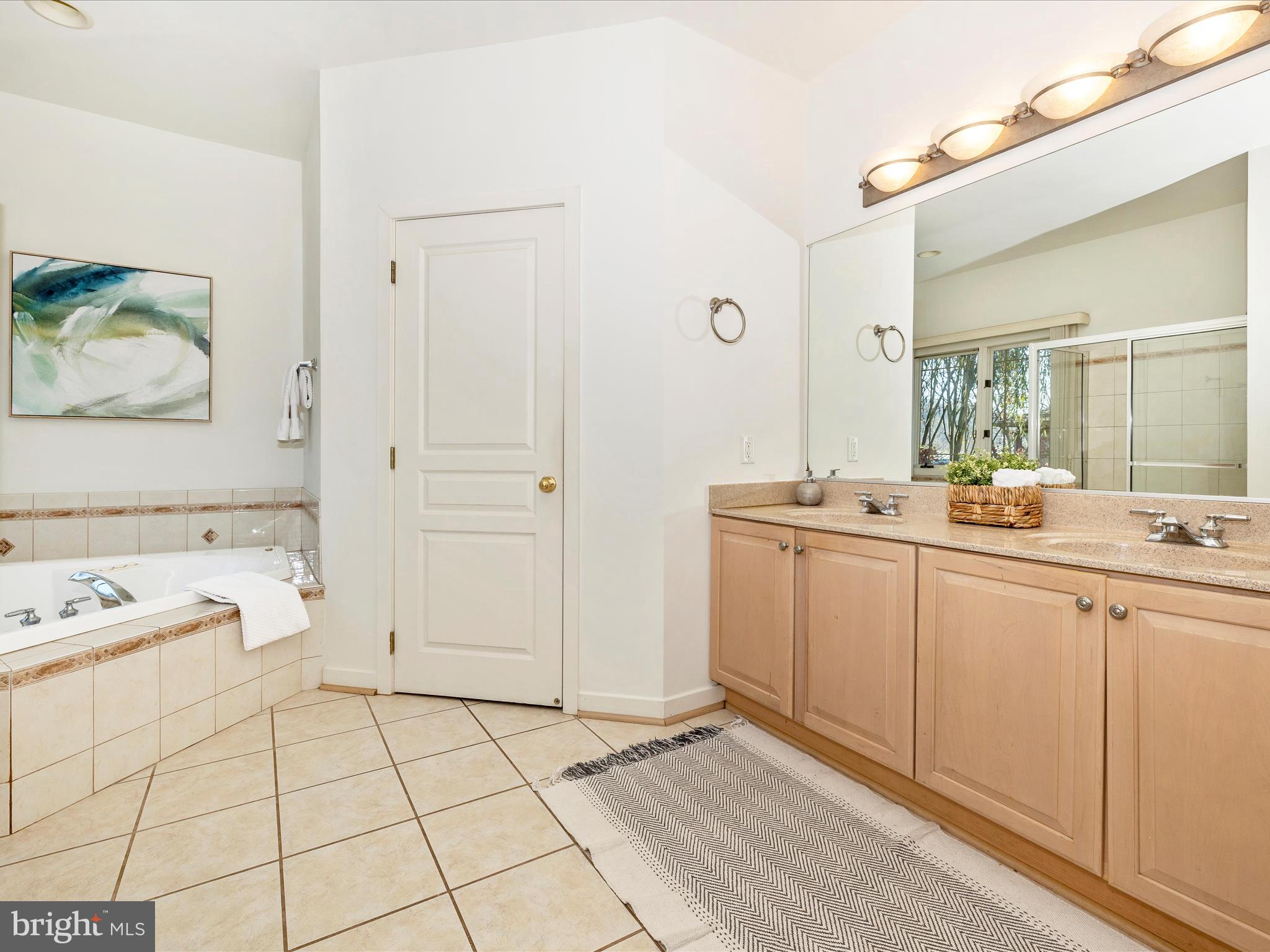9701 Woodlake Pl