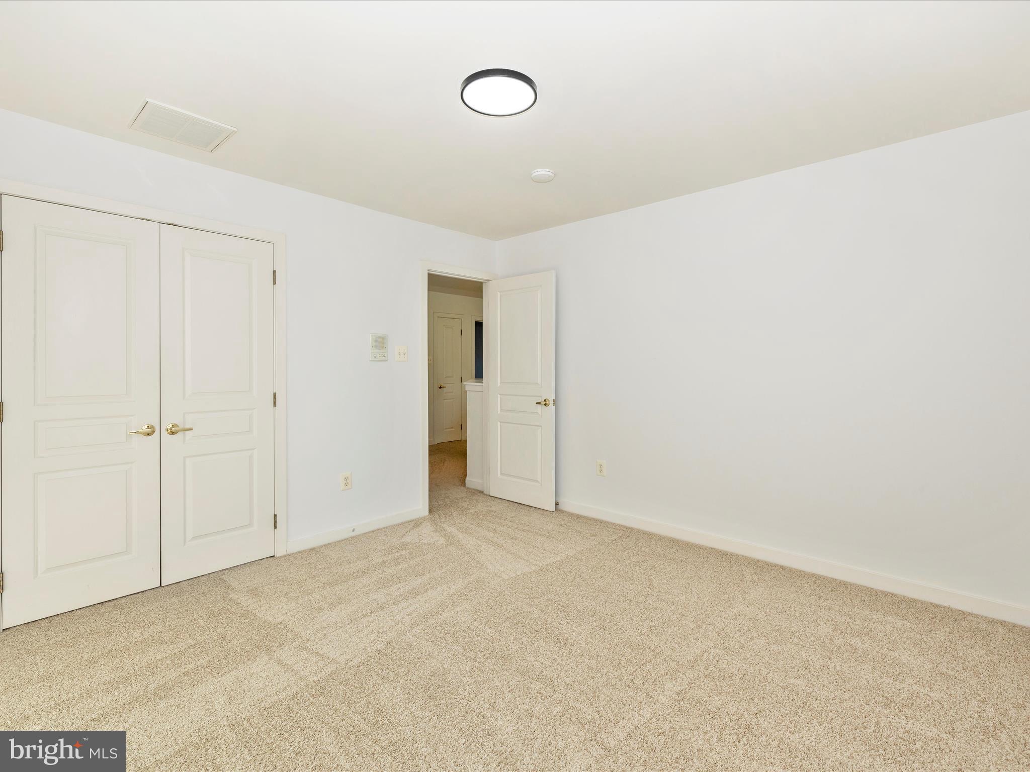9701 Woodlake Pl