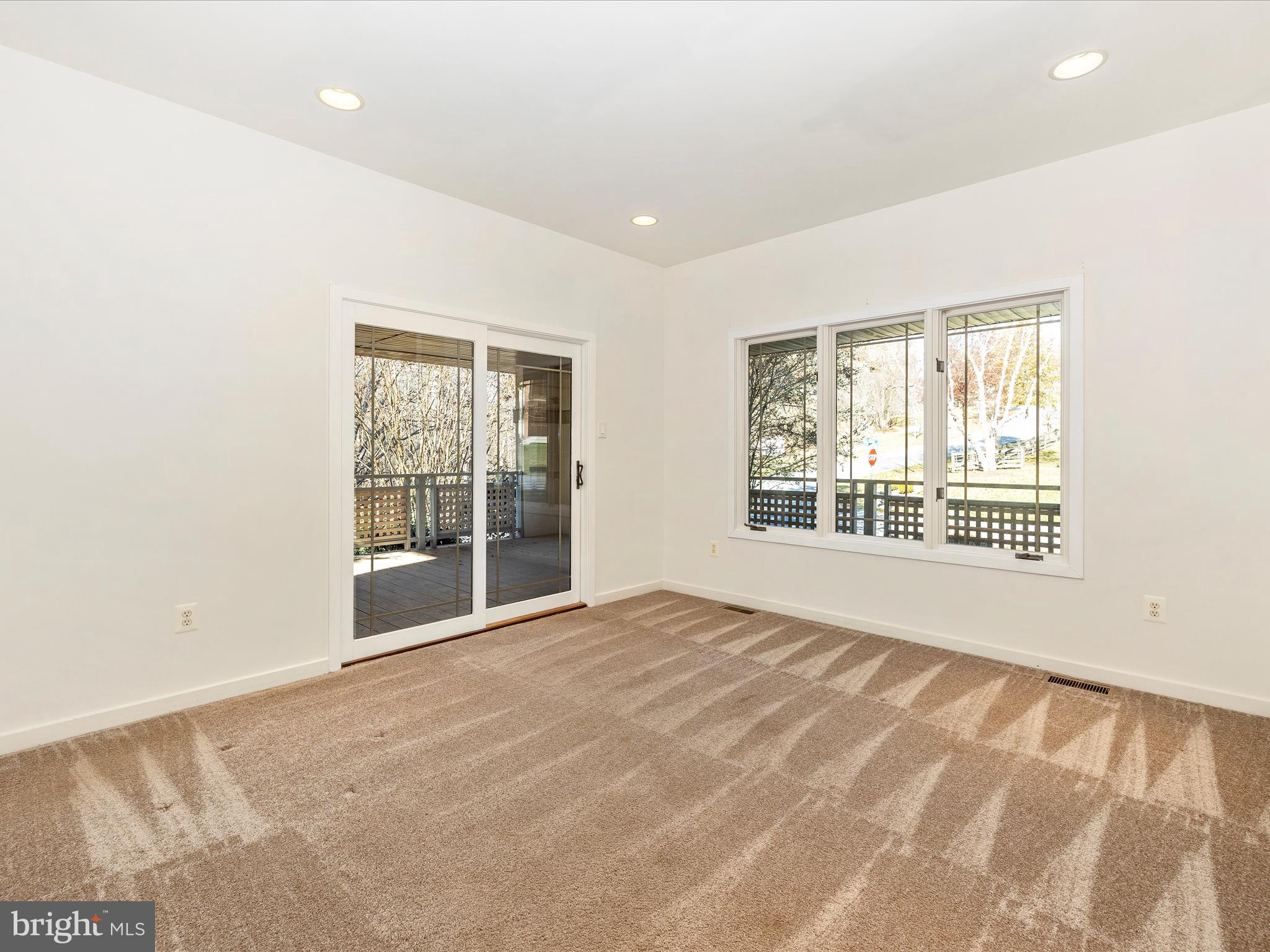 9701 Woodlake Pl