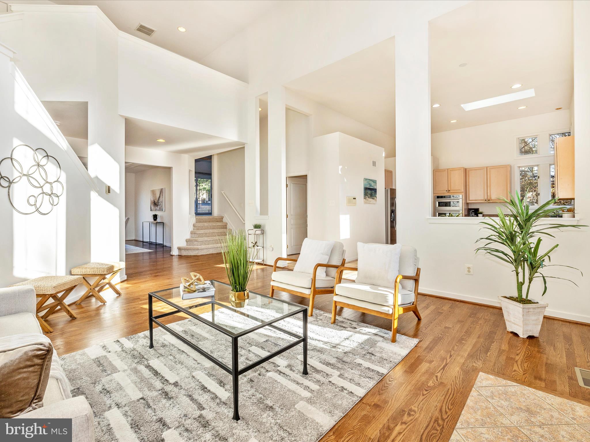 9701 Woodlake Pl