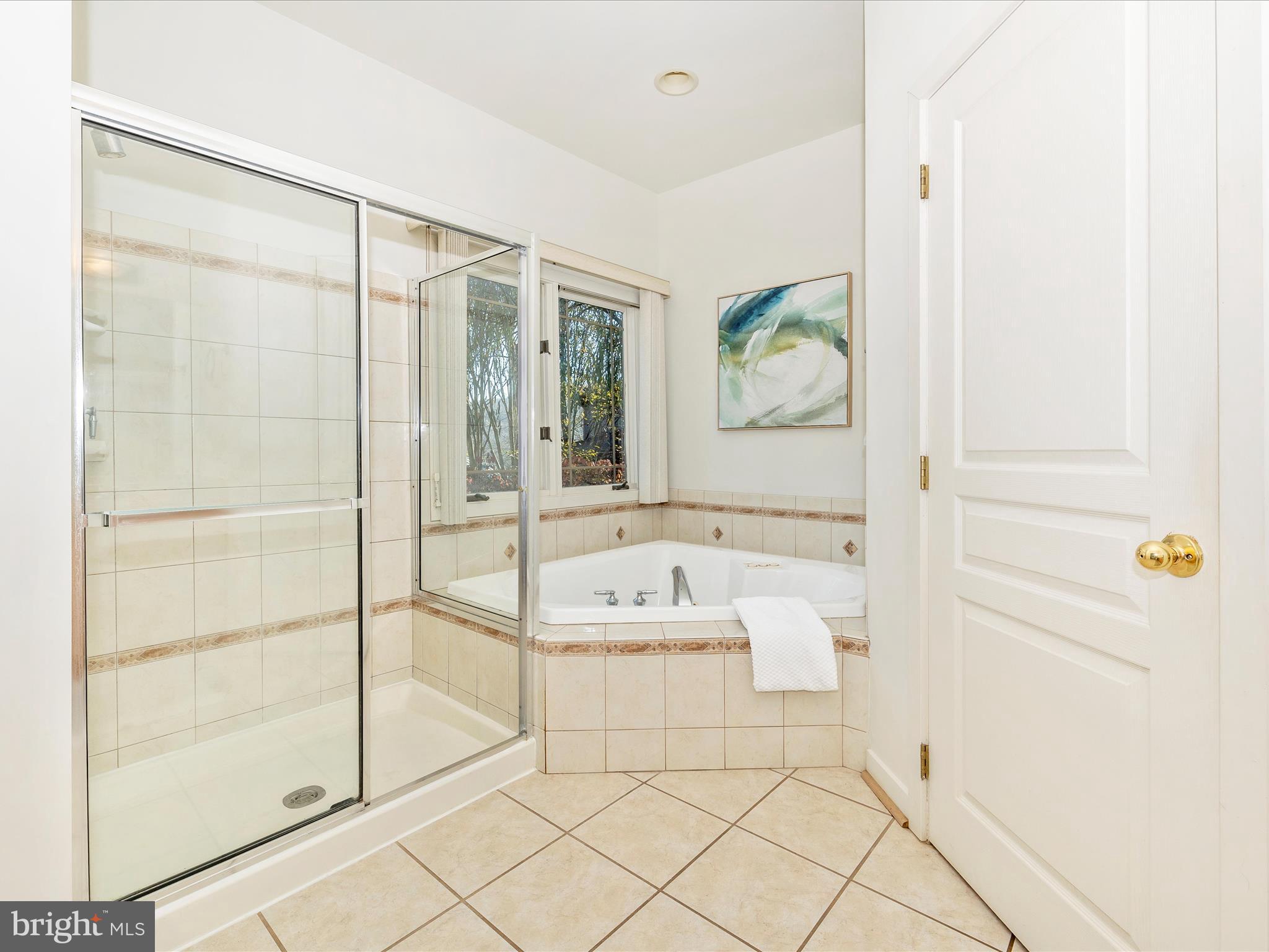 9701 Woodlake Pl