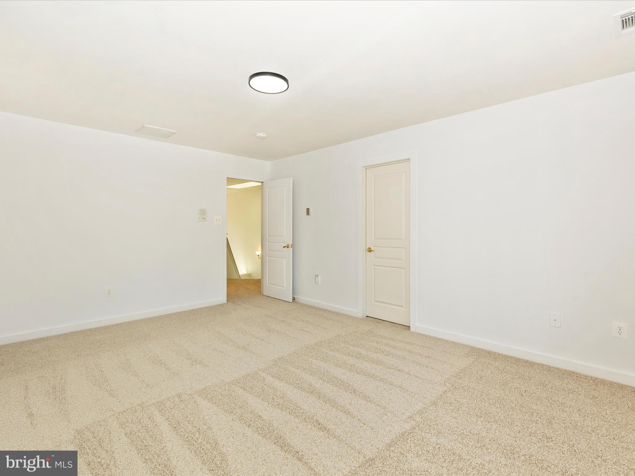 9701 Woodlake Pl