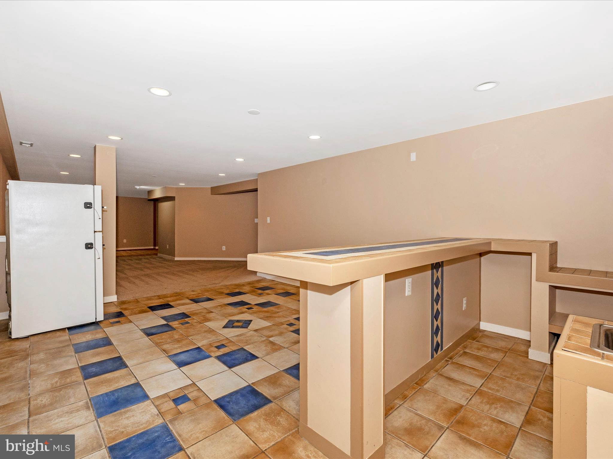 9701 Woodlake Pl