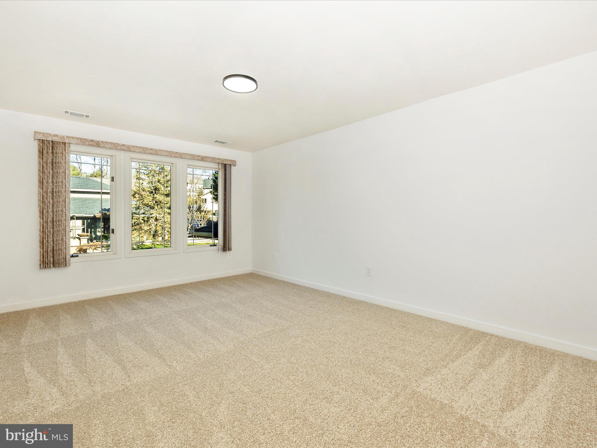 9701 Woodlake Pl
