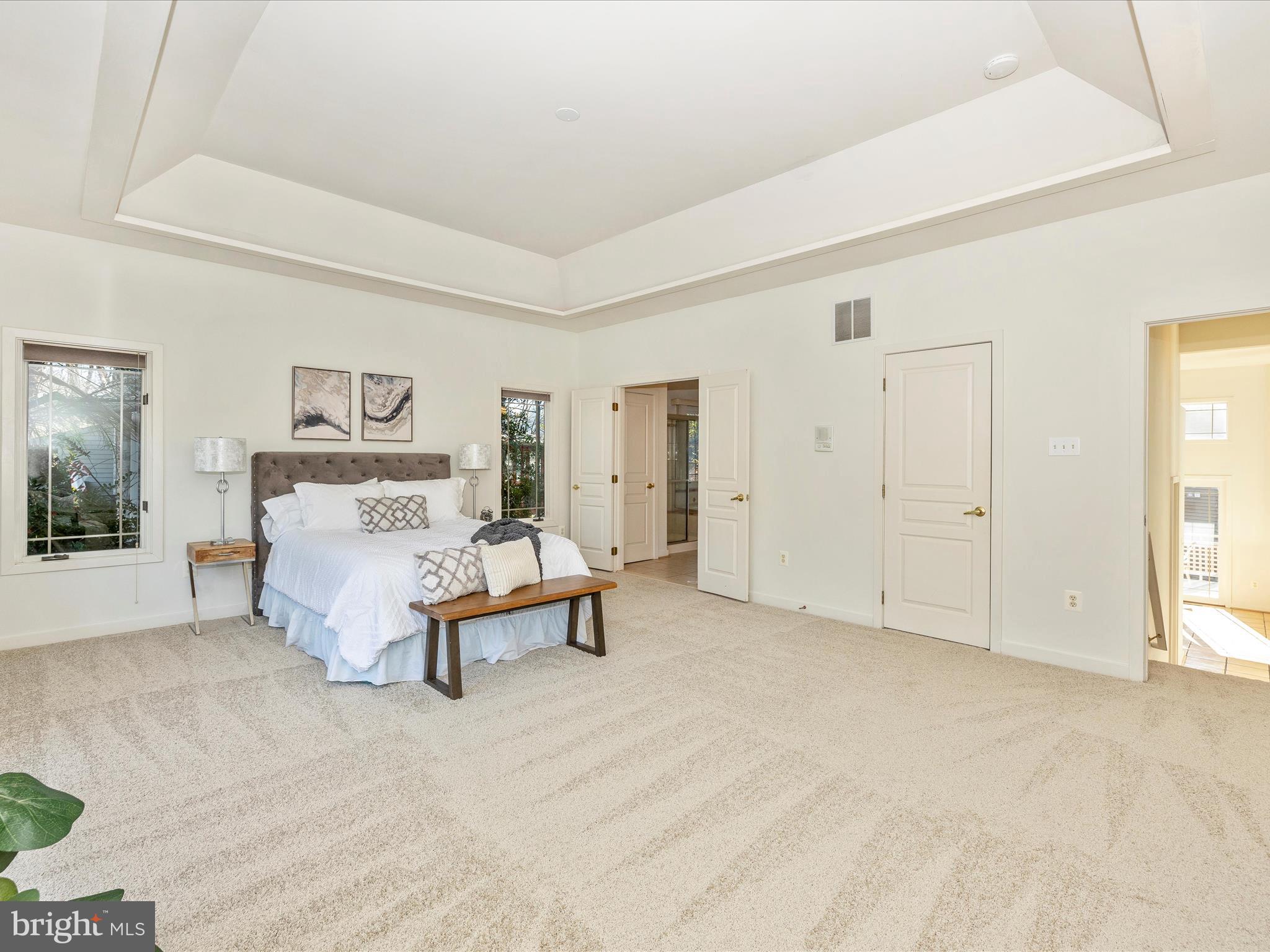 9701 Woodlake Pl