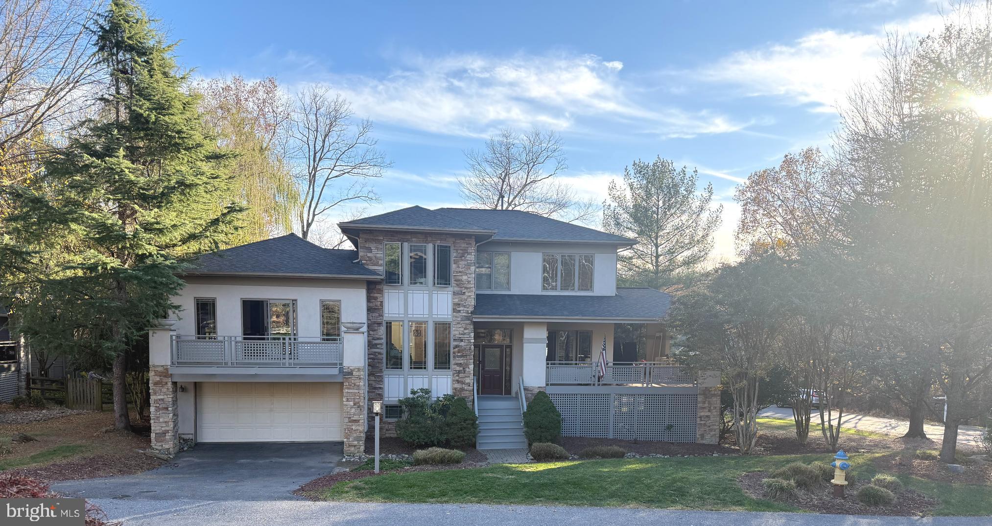 9701 Woodlake Pl