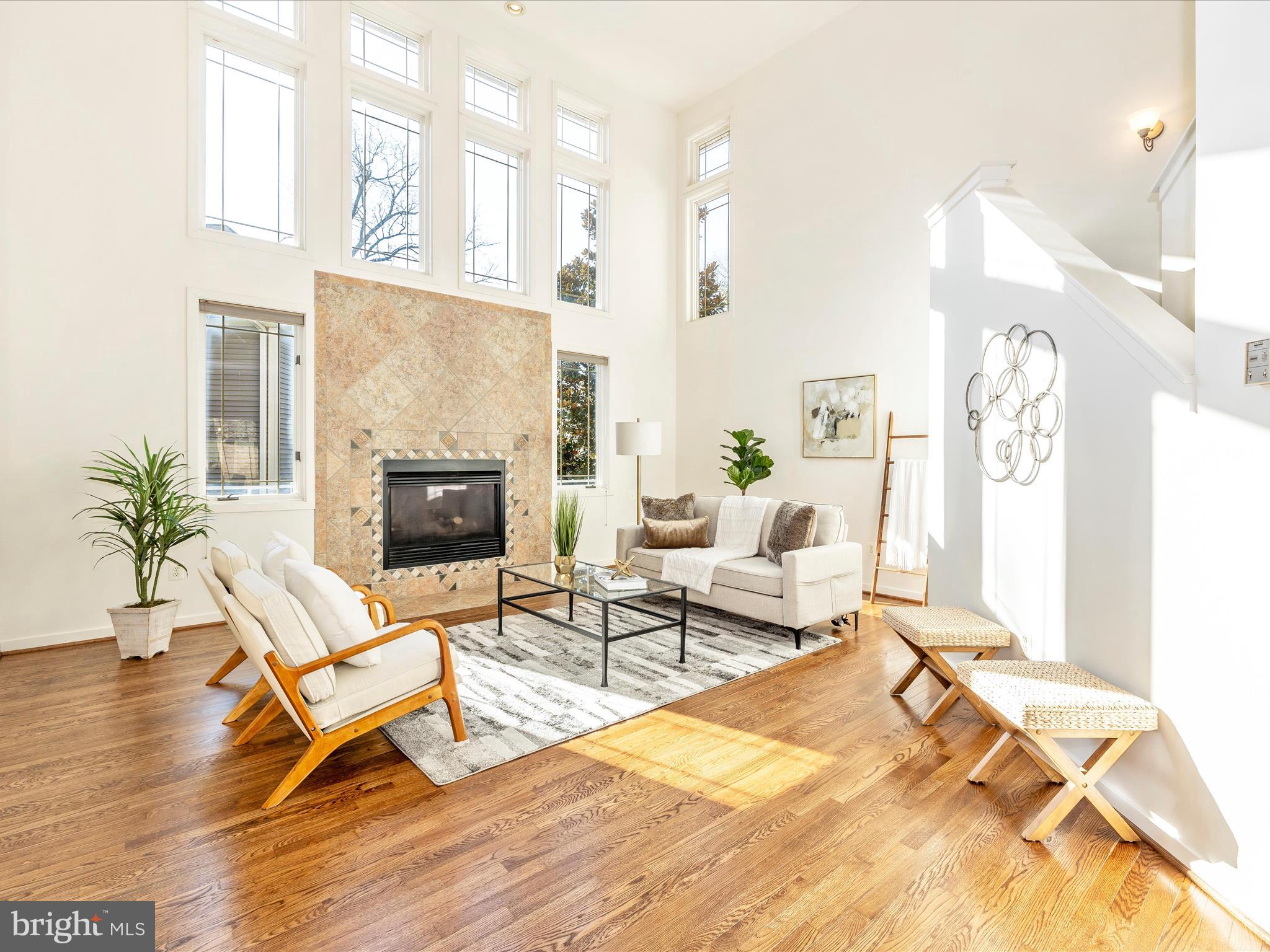 9701 Woodlake Pl
