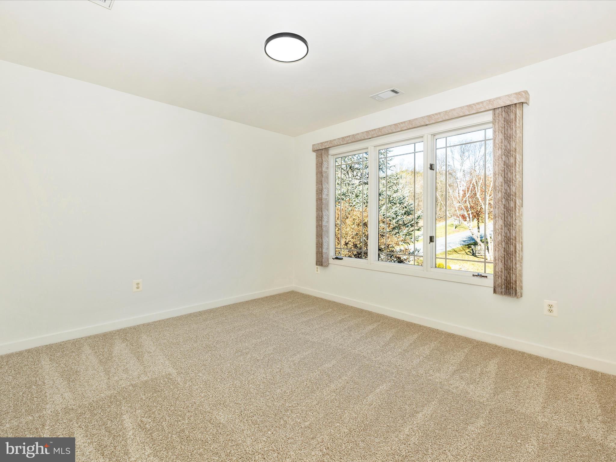 9701 Woodlake Pl