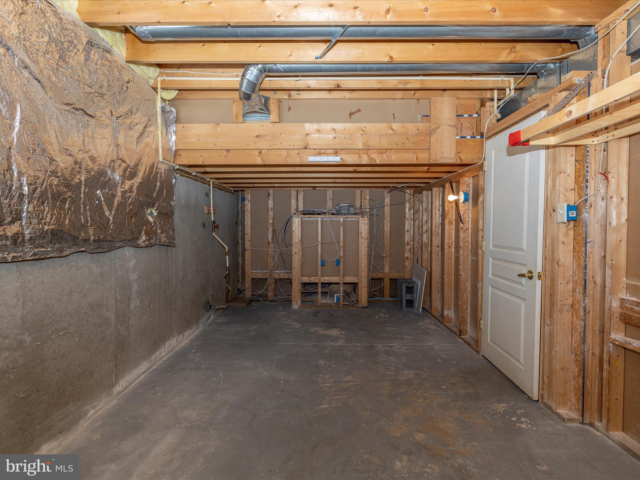 9701 Woodlake Pl