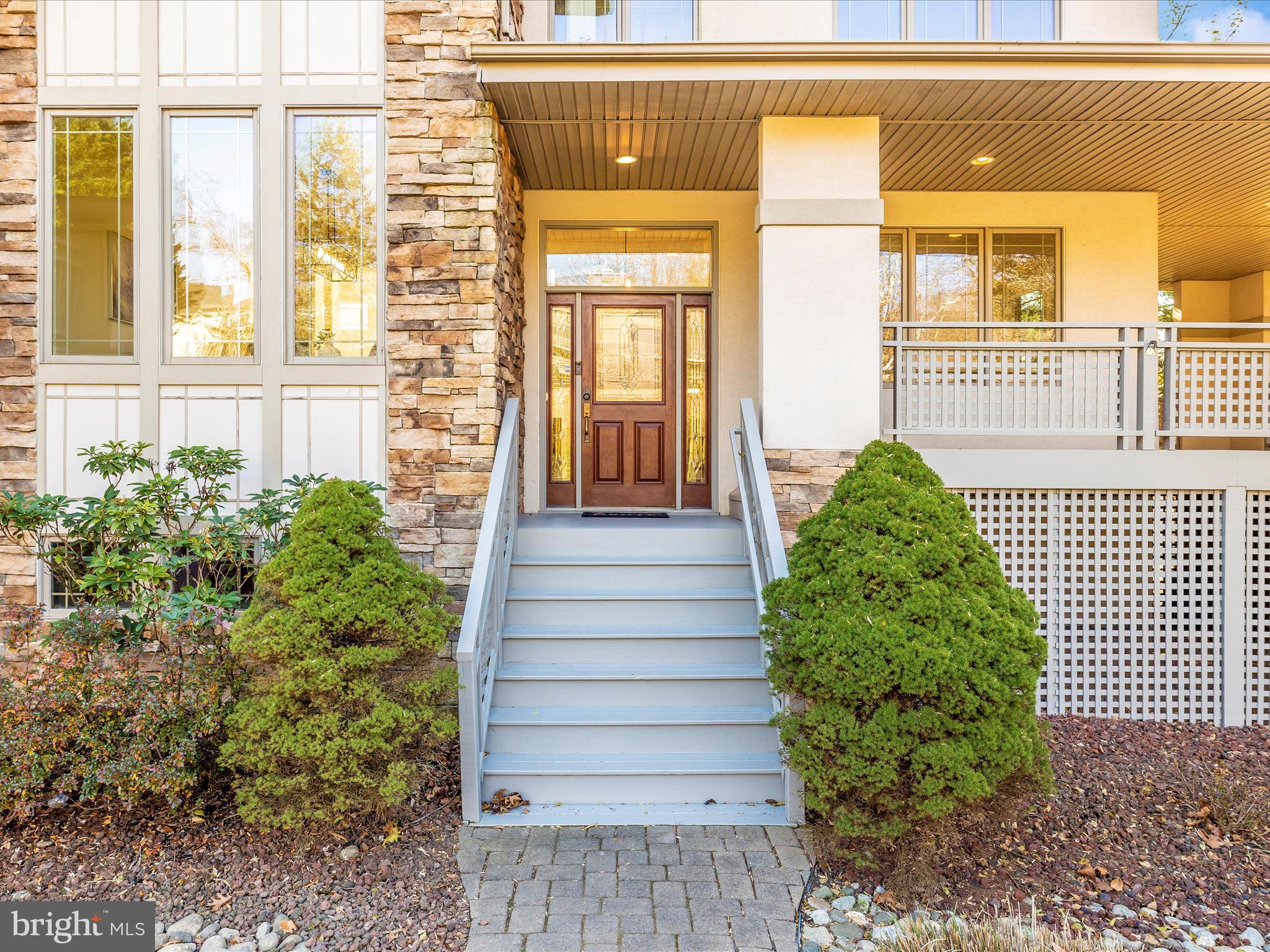 9701 Woodlake Pl