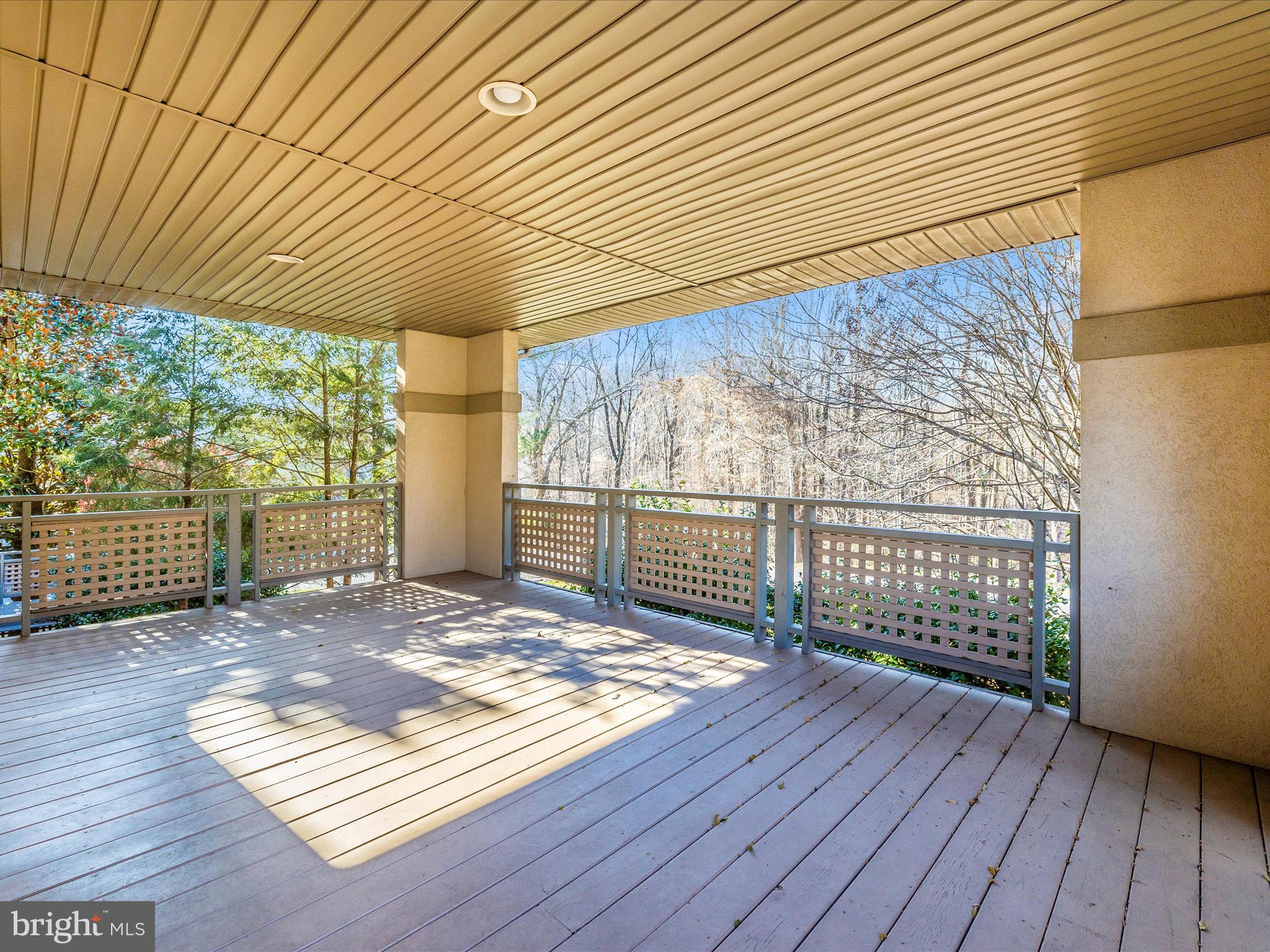 9701 Woodlake Pl