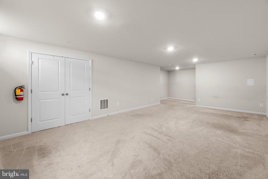 6 Westview Dr